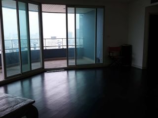 For sale 4 bed condo in Khlong San, Bangkok