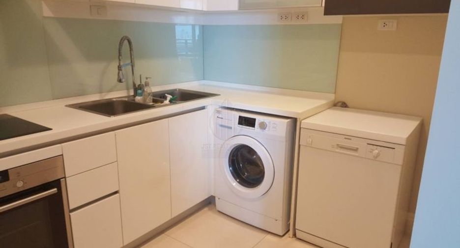 For rent 3 bedrooms condo in Khlong Toei, Bangkok