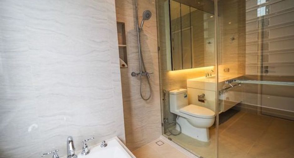 For rent 2 bedrooms condo in Pathum Wan, Bangkok