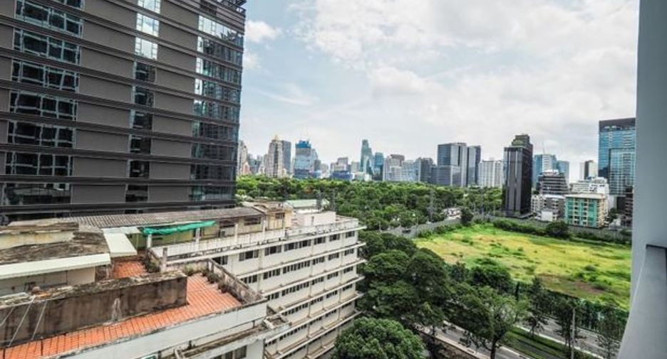 For rent 2 bedrooms condo in Pathum Wan, Bangkok