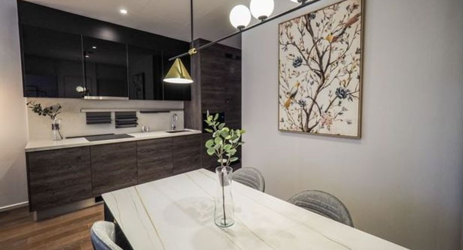 For rent 2 bedrooms condo in Pathum Wan, Bangkok