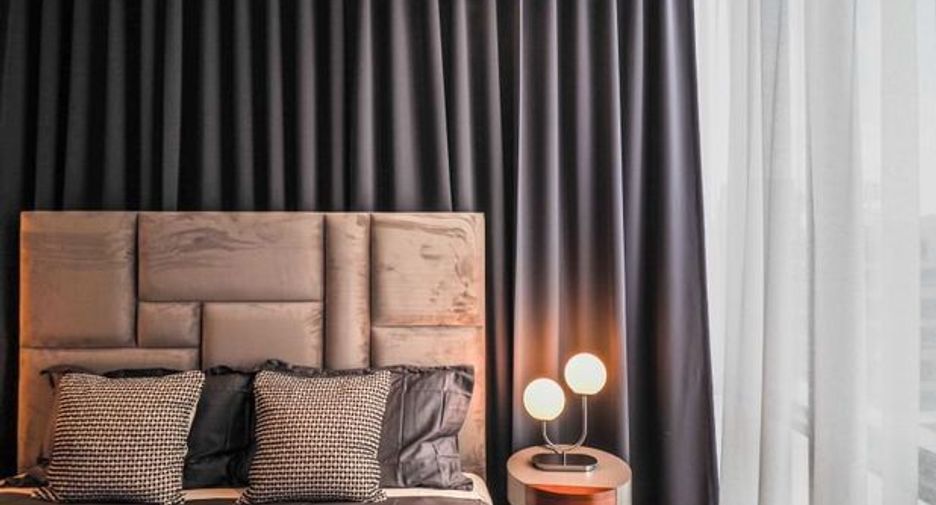 For rent 2 bedrooms condo in Pathum Wan, Bangkok