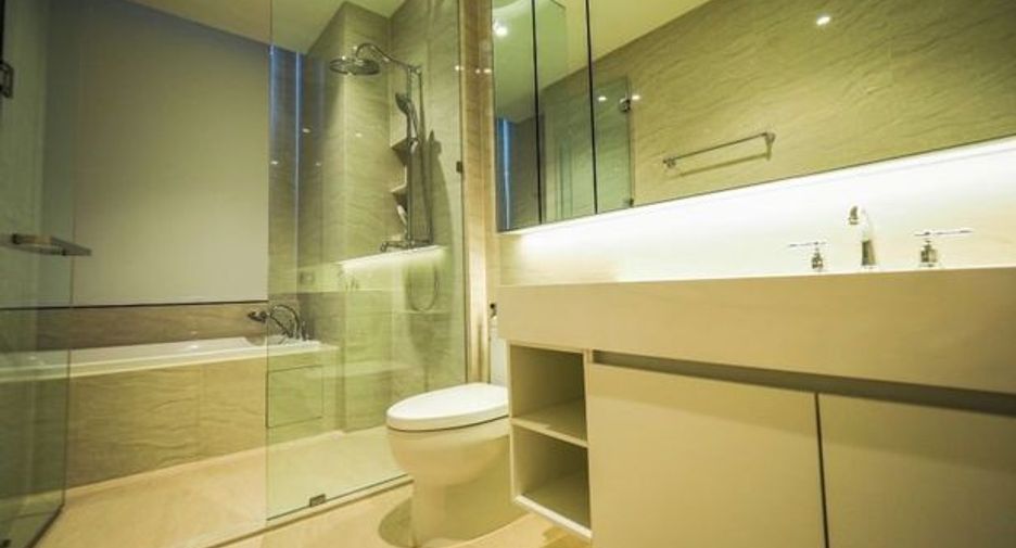 For rent 2 bedrooms condo in Pathum Wan, Bangkok