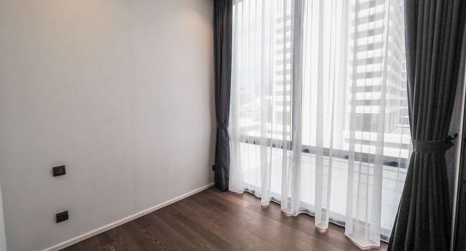 For rent 2 bedrooms condo in Pathum Wan, Bangkok