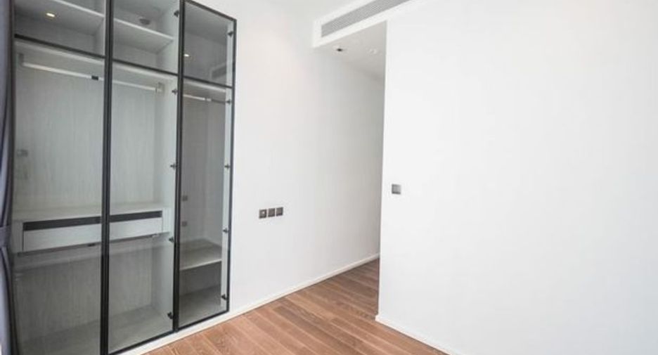 For rent 2 bedrooms condo in Pathum Wan, Bangkok