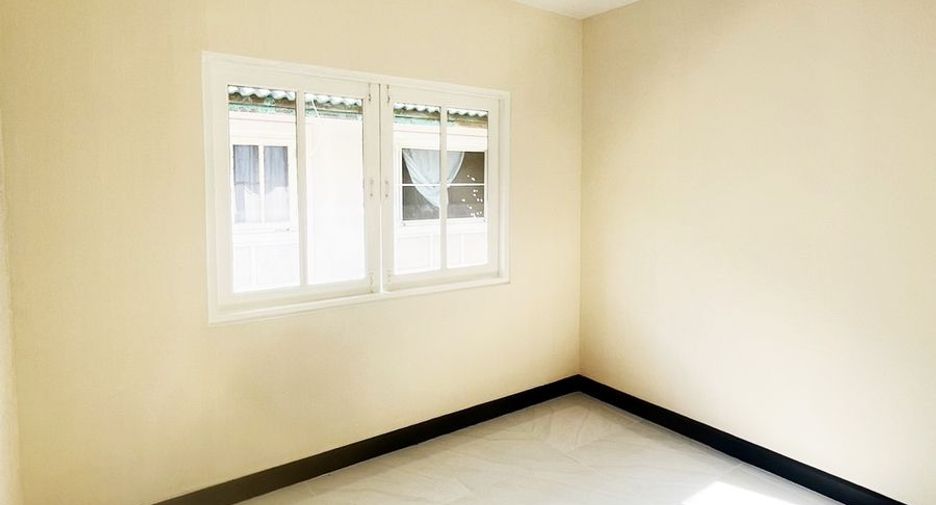 For sale 3 bedrooms townhouse in Sai Noi, Nonthaburi
