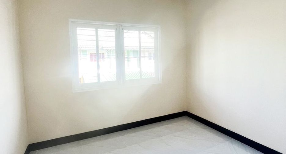 For sale 3 bedrooms townhouse in Sai Noi, Nonthaburi