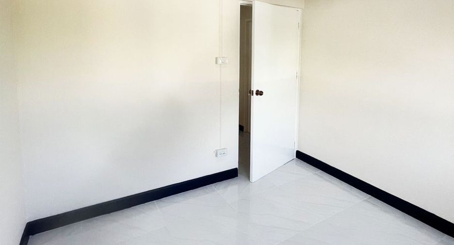 For sale 3 bedrooms townhouse in Sai Noi, Nonthaburi