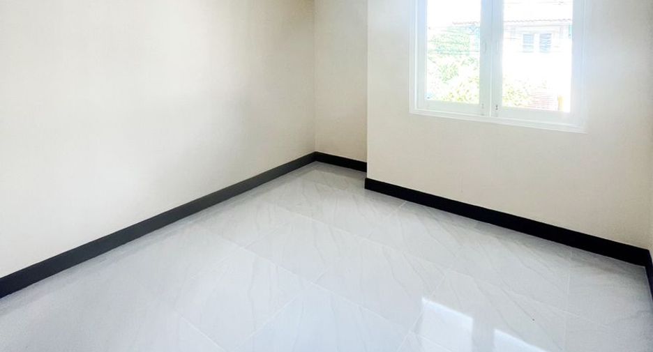 For sale 3 bedrooms townhouse in Sai Noi, Nonthaburi