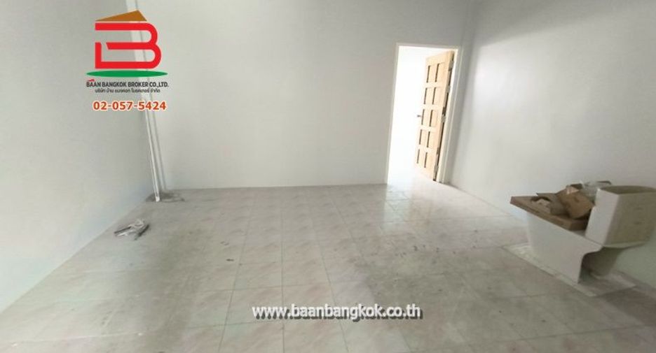 For sale 2 bedrooms retail Space in Khan Na Yao, Bangkok