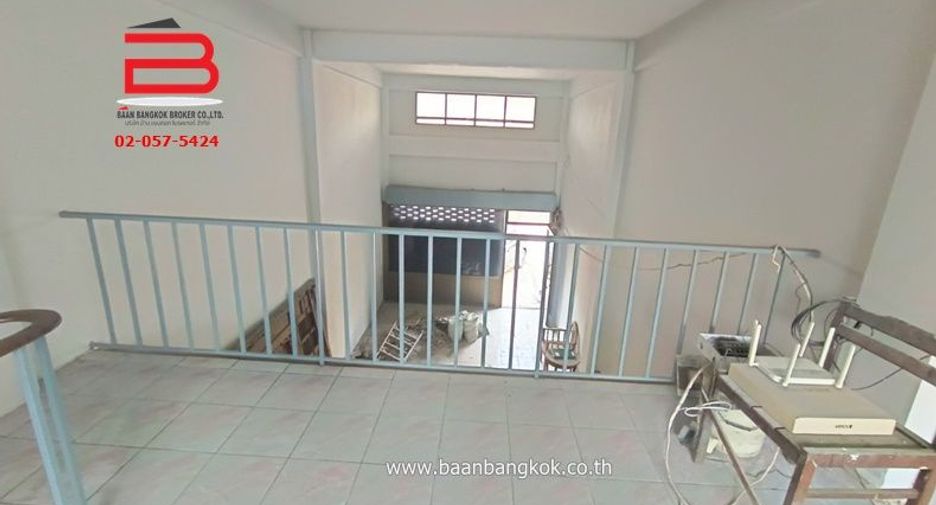 For sale 2 bed retail Space in Khan Na Yao, Bangkok
