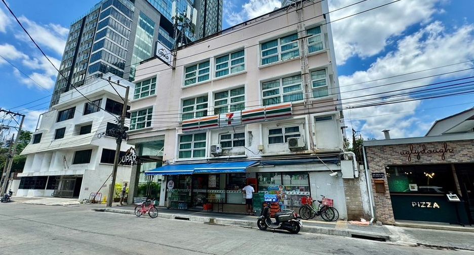 ขาย 28 ห้องนอน โรงแรม ใน คลองเตย, กรุงเทพฯ