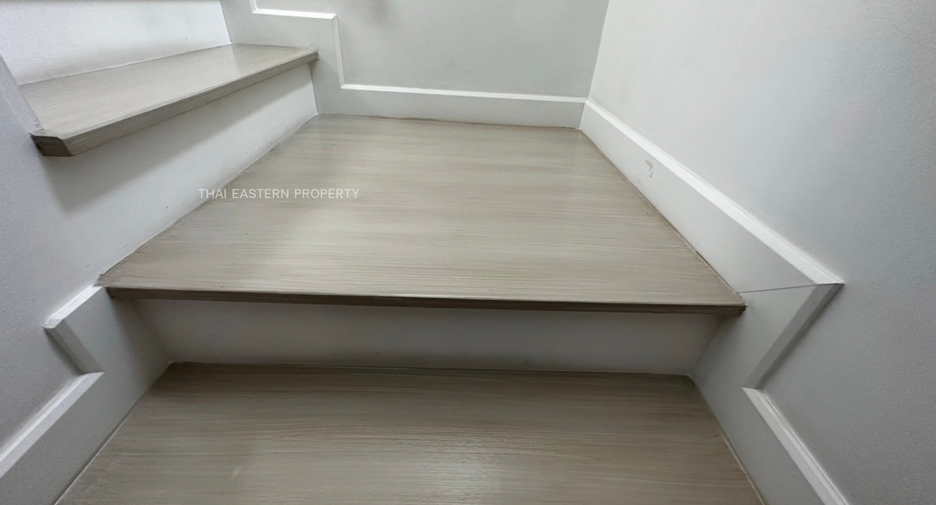 Haus zum Kauf mit 4 Zimmer in Si Racha, Chonburi