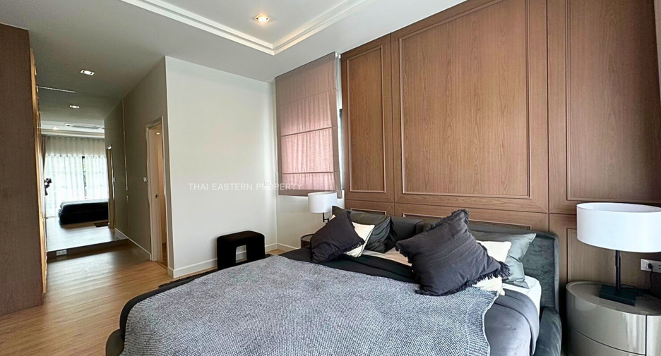 Haus zum Kauf mit 4 Zimmer in Si Racha, Chonburi