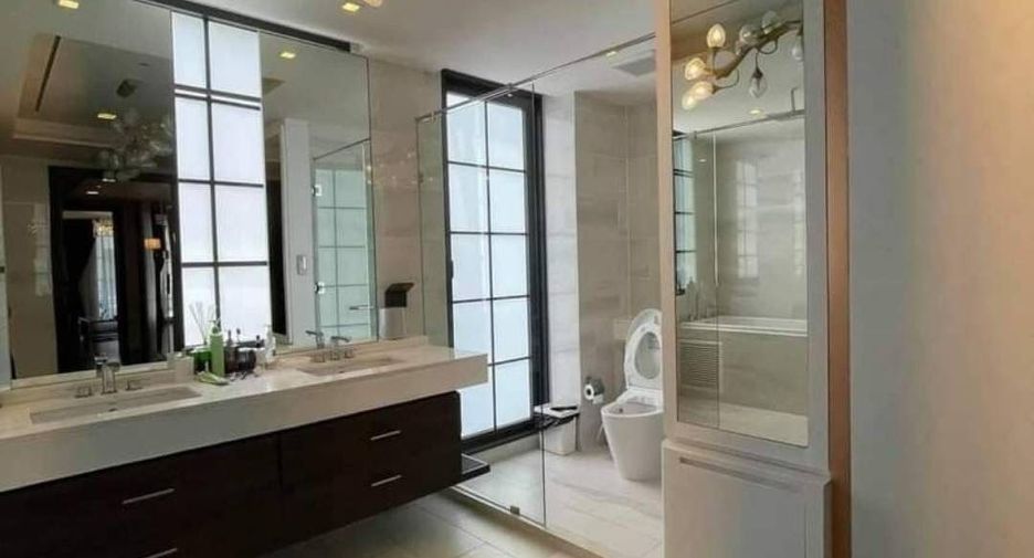 Reihenhaus zum Kauf mit 4 Zimmer in Watthana, Bangkok