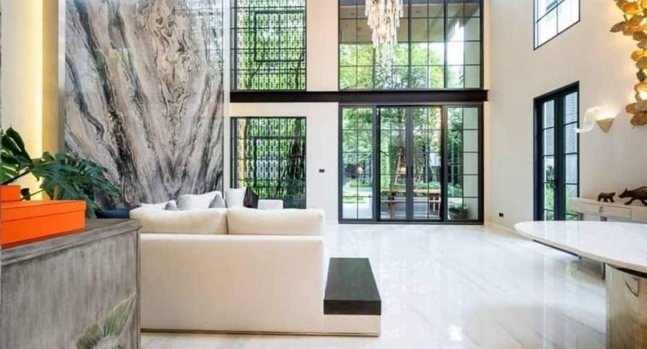 Reihenhaus zum Kauf mit 4 Zimmer in Watthana, Bangkok