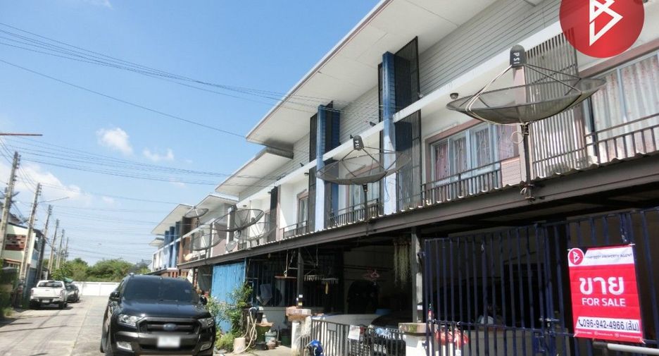 For sale 2 bed townhouse in Ban Bueng, Chonburi