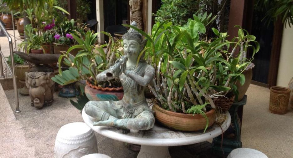 For sale 42 bedrooms hotel in Bang Lamung, Chonburi