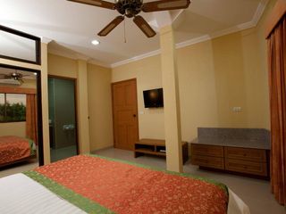 For sale 42 bedrooms hotel in Bang Lamung, Chonburi