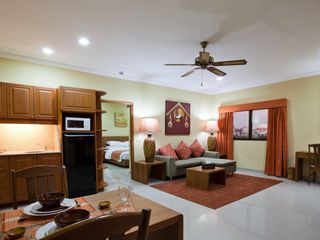For sale 42 bedrooms hotel in Bang Lamung, Chonburi