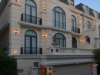 Casa en alquiler y en venta de 4 habitaciones en Watthana, Bangkok