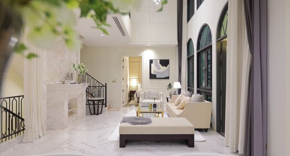 For rent and for sale 4 bedrooms house in Watthana, Bangkok