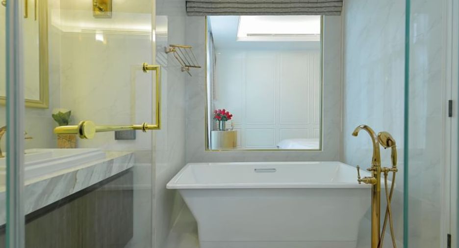 For rent and for sale 4 bedrooms house in Watthana, Bangkok