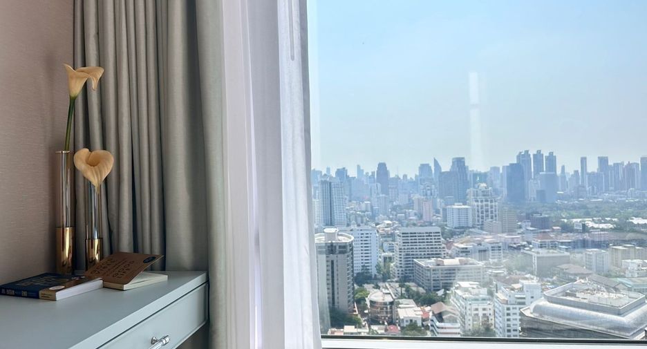 For rent and for sale 2 bedrooms condo in Pathum Wan, Bangkok