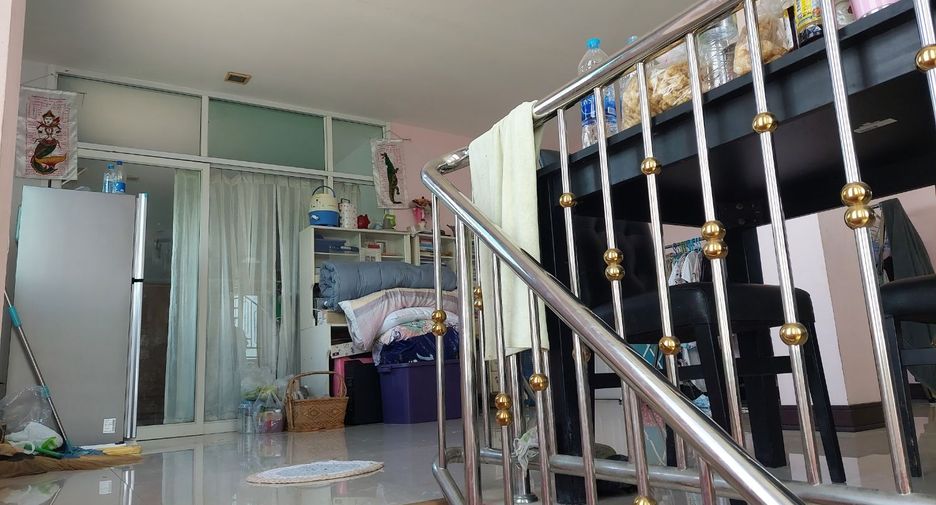 For sale 6 Beds retail Space in Khlong Luang, Pathum Thani