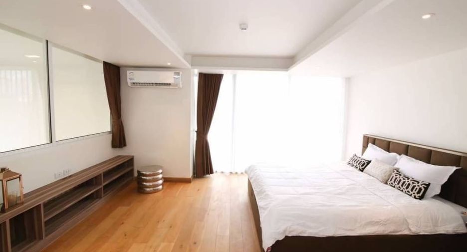For rent 3 bedrooms condo in Watthana, Bangkok