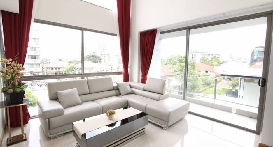 For rent 3 bedrooms condo in Watthana, Bangkok