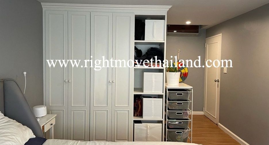 For sale 3 bedrooms condo in Watthana, Bangkok