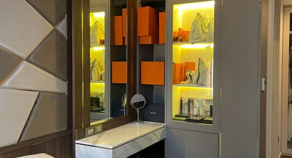 For sale 1 bed condo in Sathon, Bangkok