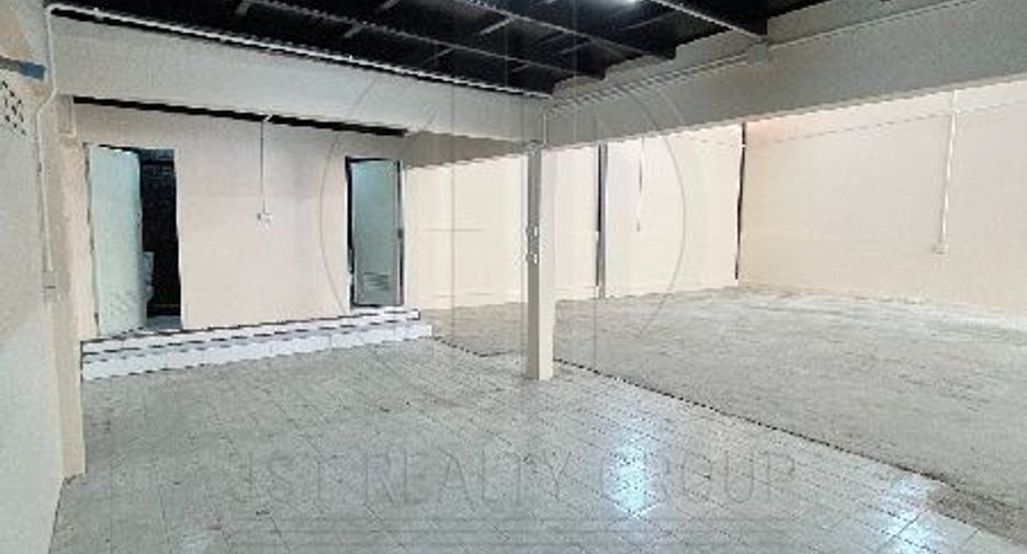 For rent warehouse in Din Daeng, Bangkok