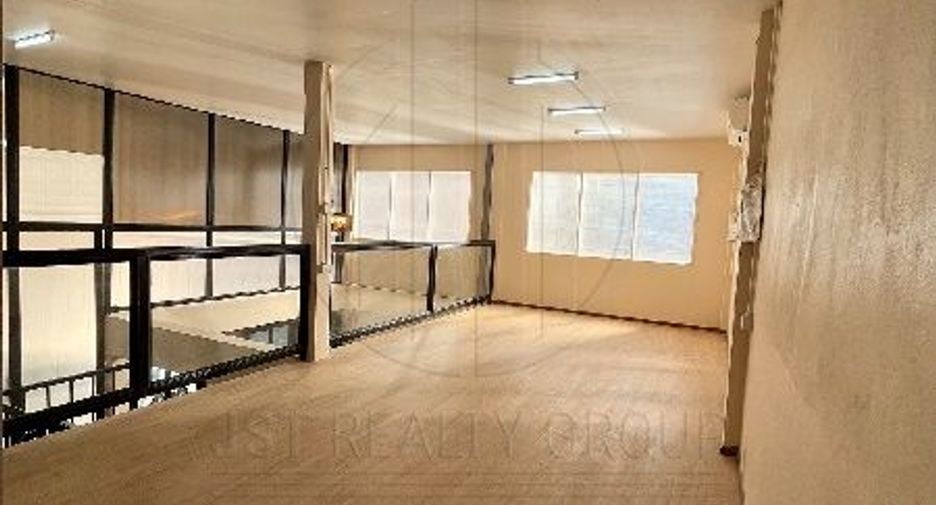 For rent warehouse in Din Daeng, Bangkok