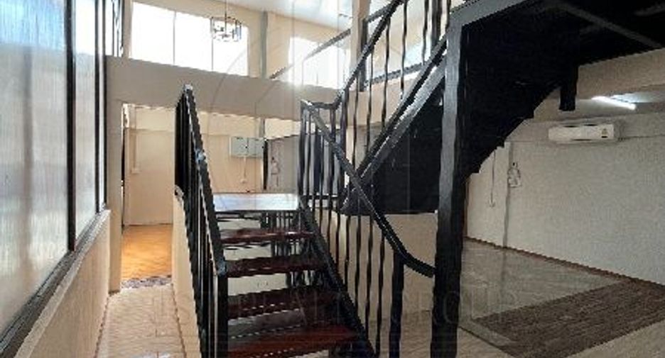For rent warehouse in Din Daeng, Bangkok
