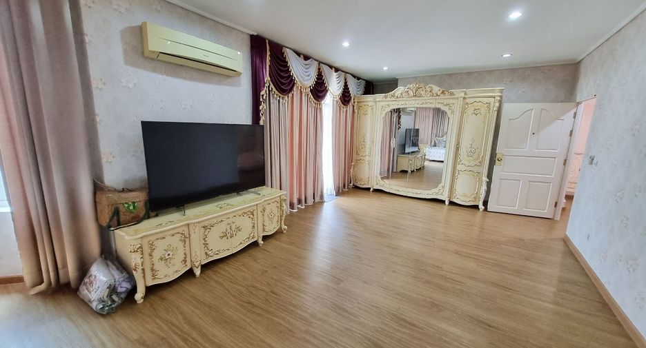For rent and for sale 5 bed house in Lak Si, Bangkok