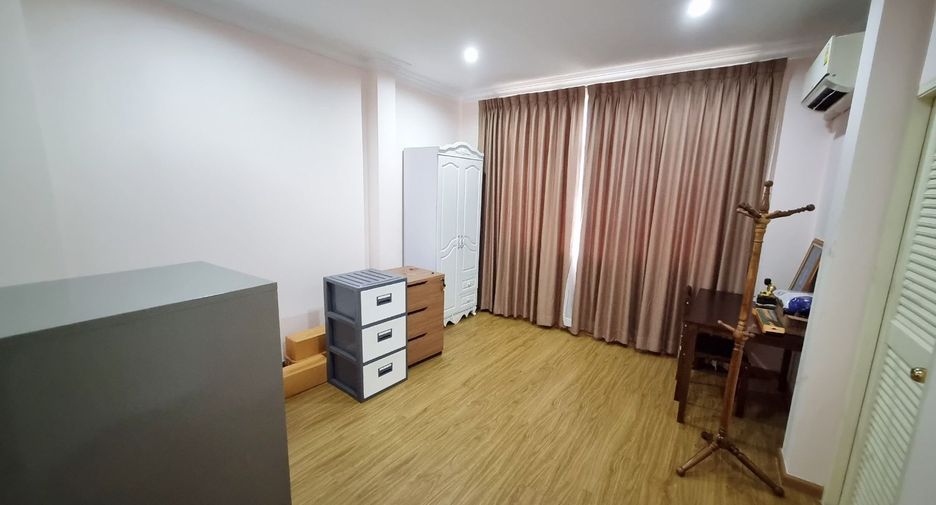 For rent and for sale 5 bedrooms house in Lak Si, Bangkok