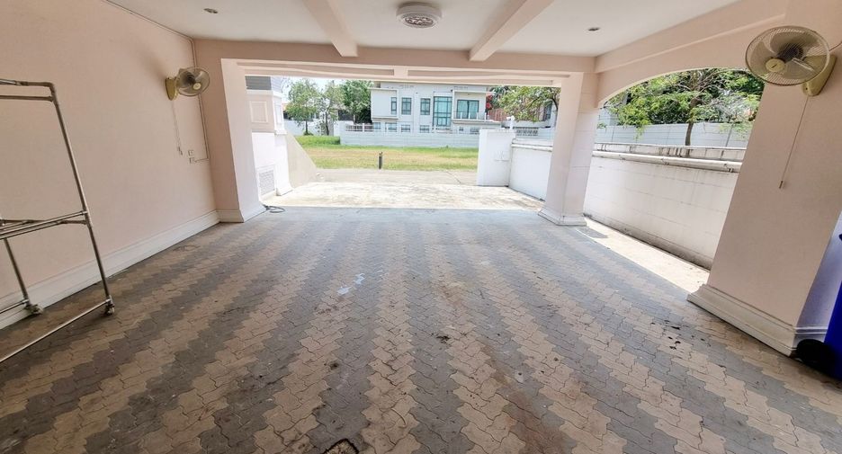 For rent and for sale 5 bedrooms house in Lak Si, Bangkok