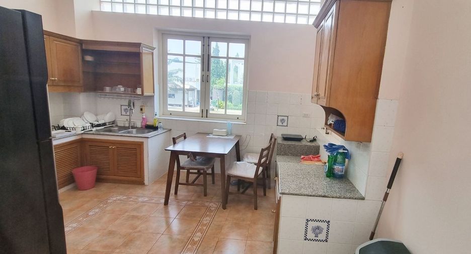 For rent and for sale 5 bedrooms house in Lak Si, Bangkok