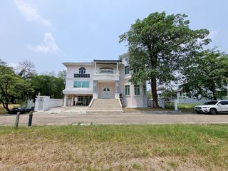 For rent and for sale 5 bedrooms house in Lak Si, Bangkok