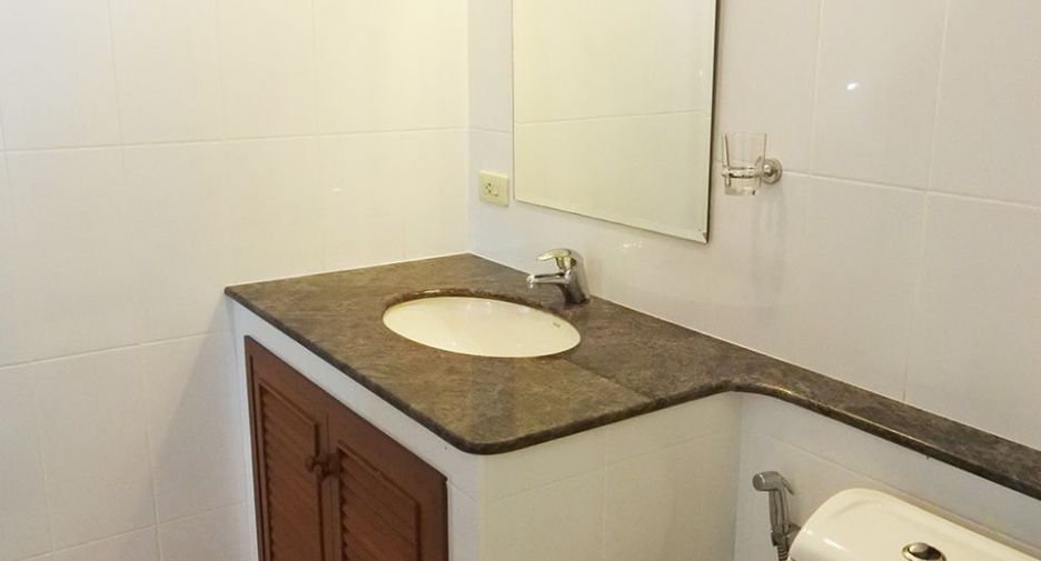 For sale 2 bedrooms villa in Mueang Rayong, Rayong