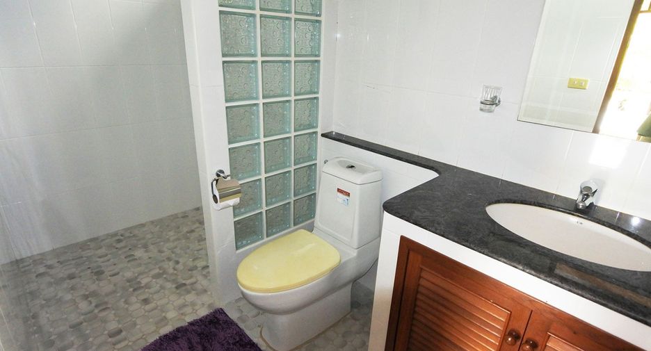 For sale 2 bedrooms villa in Mueang Rayong, Rayong