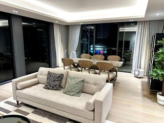 For rent 2 bedrooms condo in Pathum Wan, Bangkok