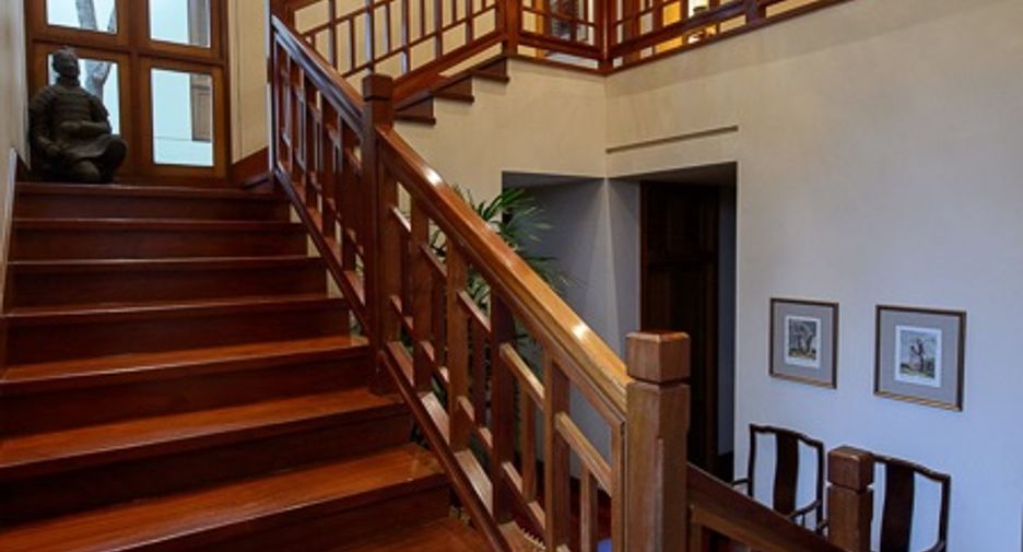 Haus zur Miete und zum Kauf mit 5 Zimmer in Watthana, Bangkok