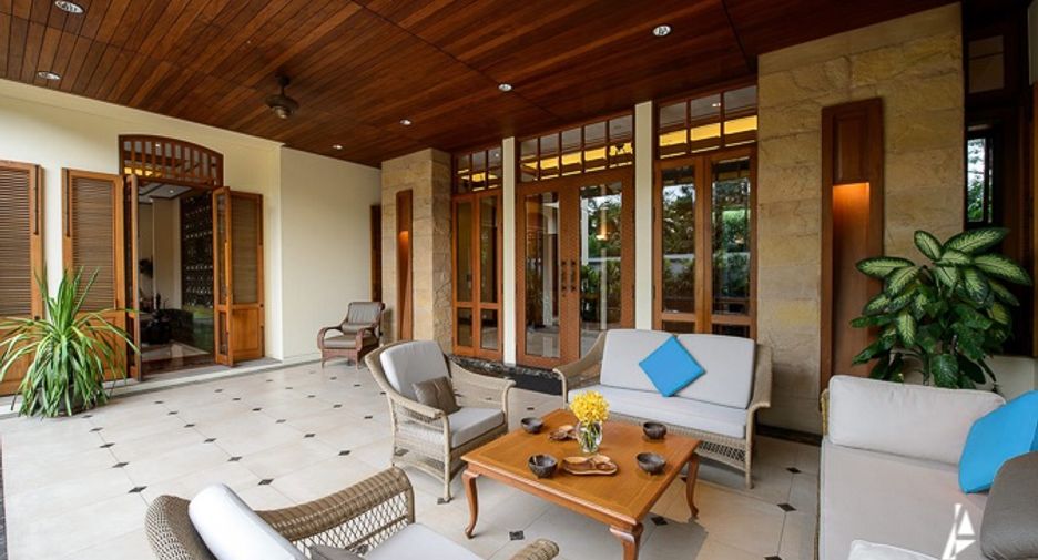 Haus zur Miete und zum Kauf mit 5 Zimmer in Watthana, Bangkok