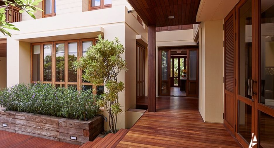 Haus zur Miete und zum Kauf mit 5 Zimmer in Watthana, Bangkok