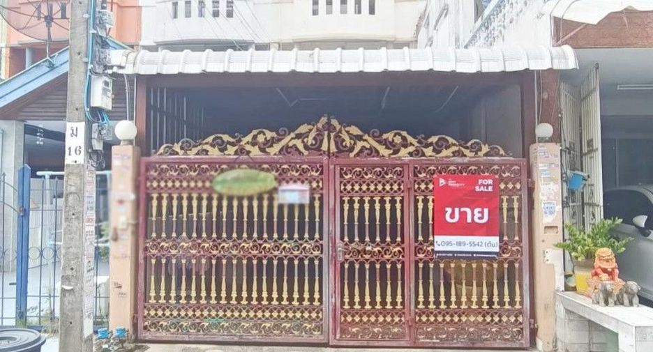 For sale 4 bed townhouse in Khlong Sam Wa, Bangkok