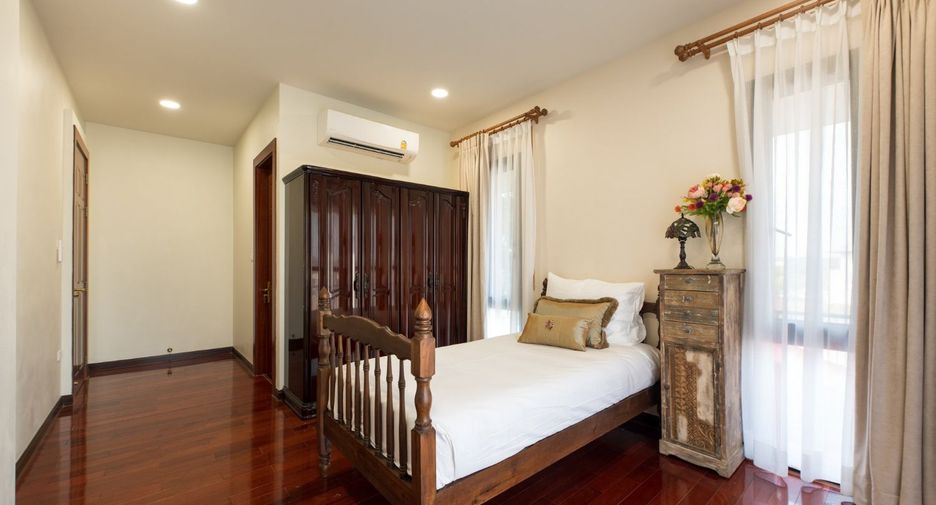 For sale 4 bedrooms villa in Saraphi, Chiang Mai