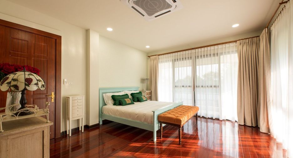 For sale 4 bedrooms villa in Saraphi, Chiang Mai